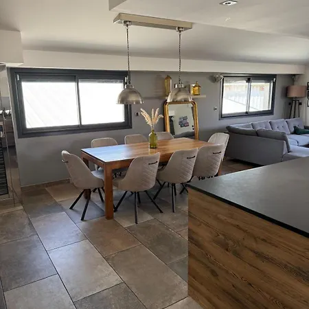 Atypical Loft With Private Pool 르 라방두