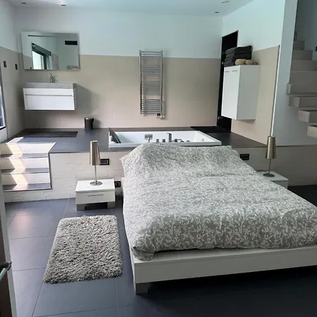 펜션 Atypical Loft With Private Pool *