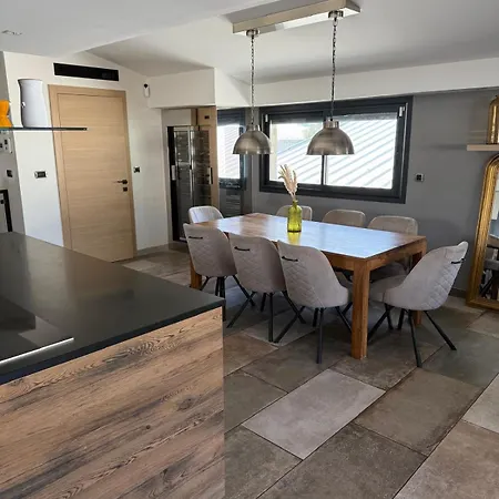 펜션 Atypical Loft With Private Pool 르 라방두