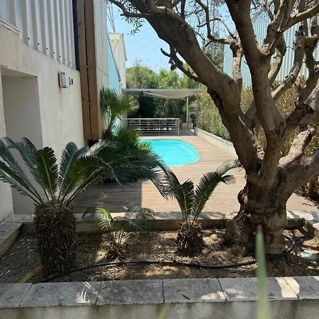 펜션 Atypical Loft With Private Pool