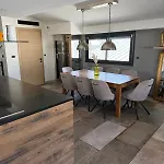 Hébergement de vacances Atypical Loft With Private Pool Le Lavandou