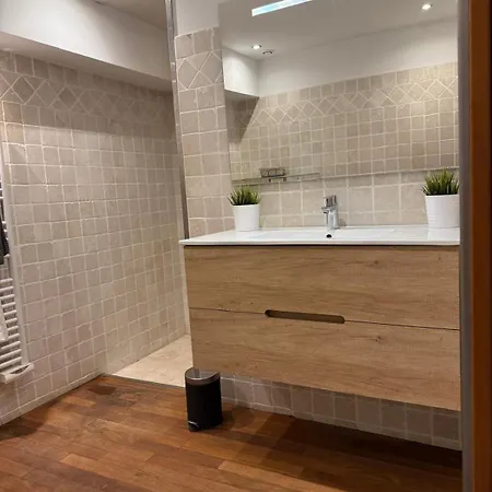 Hébergement de vacances Atypical Loft With Private Pool