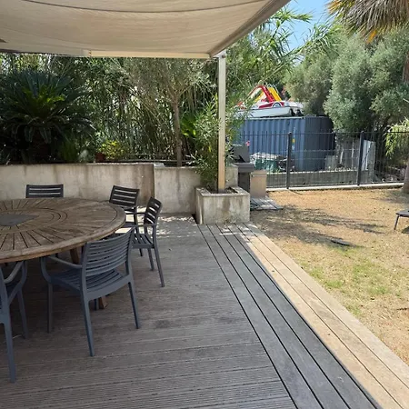 Hébergement de vacances Atypical Loft With Private Pool