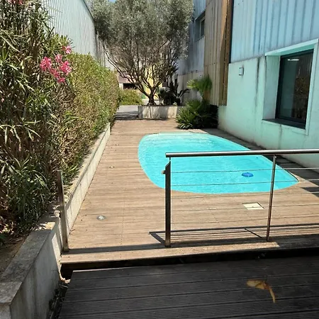 Hébergement de vacances Atypical Loft With Private Pool *